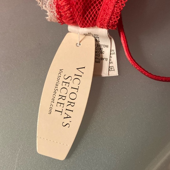 Victoria’s Secret - Picture 7 of 8